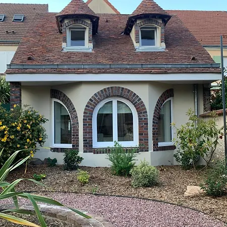 Le Carre Courtois Apartment Luisant Exterior photo